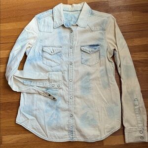 GAP denim 1969 women’s shirt M Washed/distressed look.